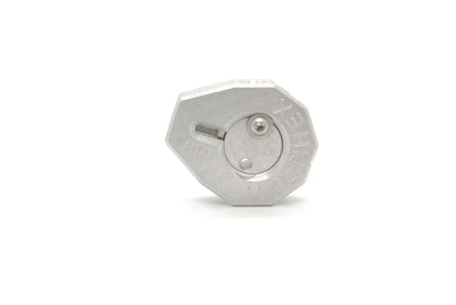 Multihex H7A: Erweiterung für Makita Akkuschrauber. Aluminium-Halter mit Platz für 7 Bits und einen Bithalter. Magnetische Befestigung der Bits. Zusätzliche Sicherung des Bithalters durch ein Druckstück. Formschlüssige Montage am Akkuschrauber. Montage freiwählbar und jederzeit änderbar.SKU:100107120023